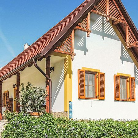 Ferienhaus-Pinkakertes Kültér fotó