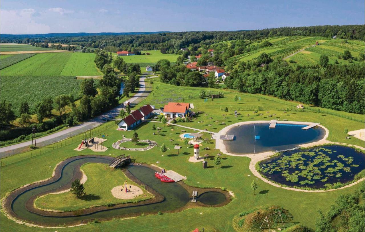 Ferienhaus-Pinkakertes Kültér fotó